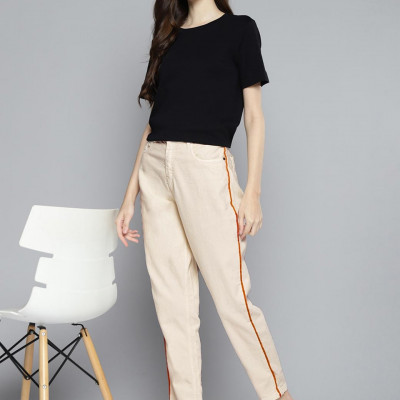 Women Off White Boyfriend Fit Stretchable Jeans